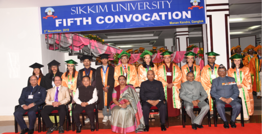 Honourable President Shri Ram Nath Kovind with the medalists during 5th Convocation day celebration